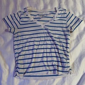 White and blue stripped tee